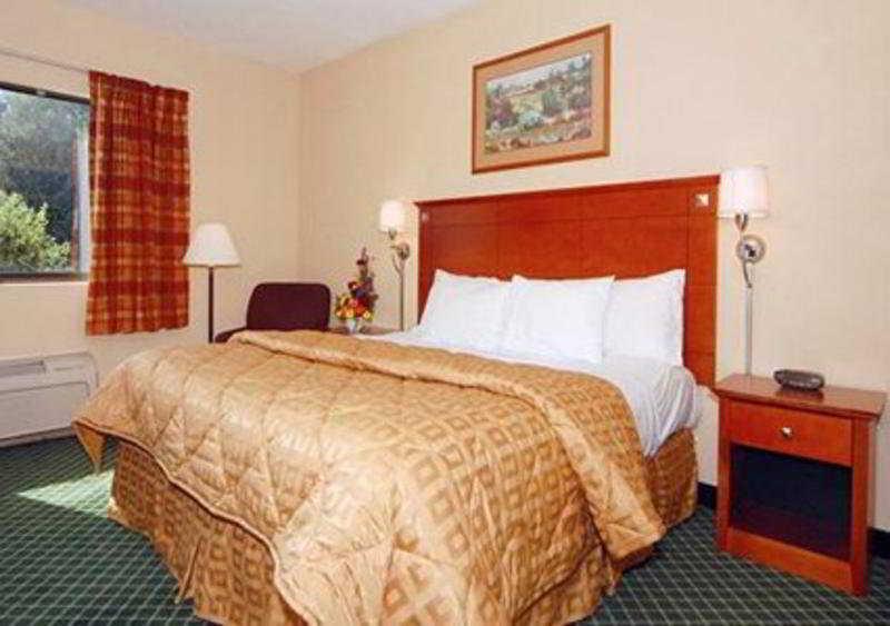 Wyndham Garden Philadelphia Airport 3*